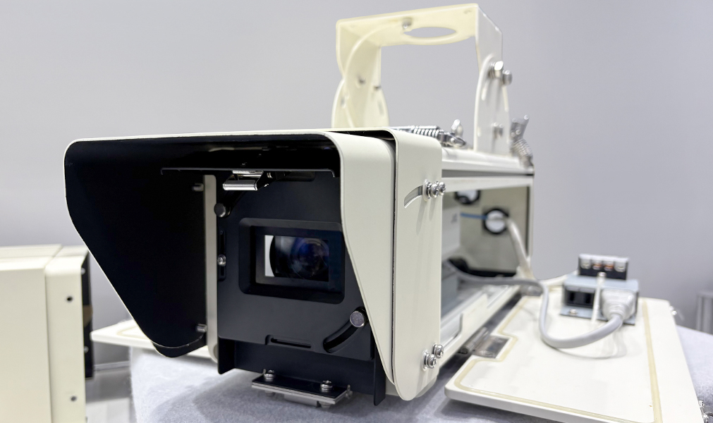 防汚対応カメラハウジング